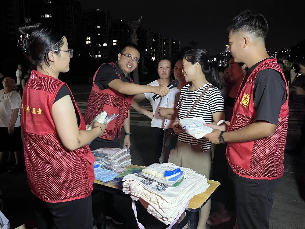 河南宝丰：提升全民素质 协力建设科技强国