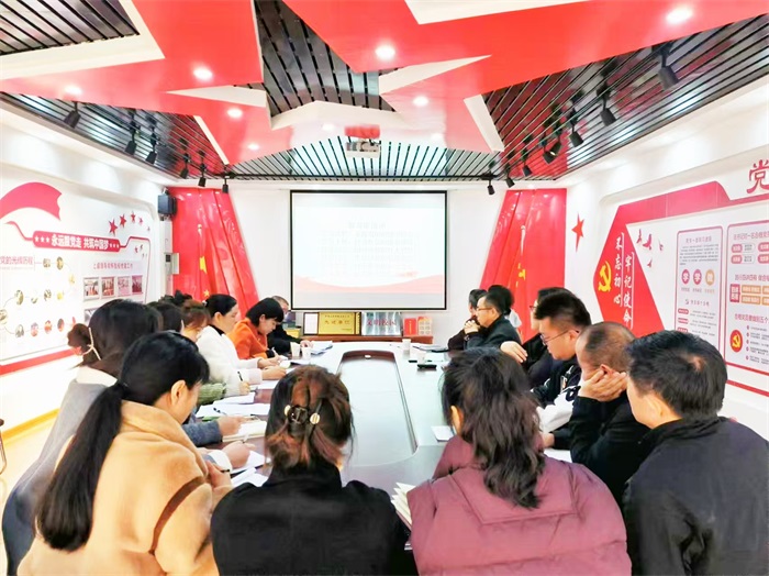 鲁山县：库区中学主题党日开展教育家精神学习研讨