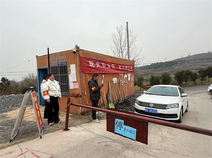 宝丰县李庄乡：把住路 管住火 守好山林安全关