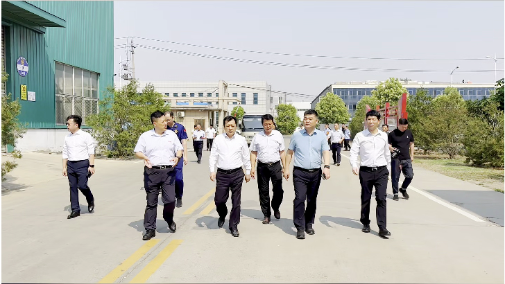新乡市人民政府副市长、平原示范区党工委书记陈剑虹一行莅临金鑫科技集团调···