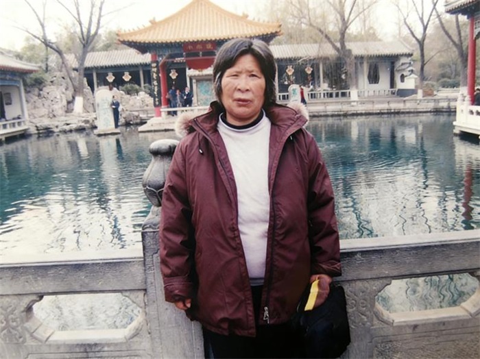 平凡之中见伟大——《她留下了深沉的爱》等相关作品发表（四）