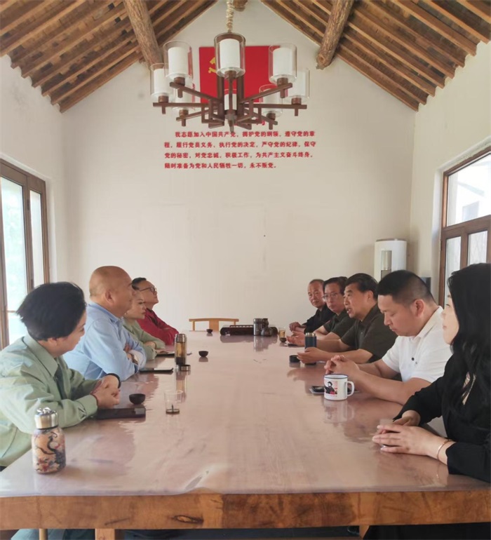 老兵联谊聚合力 村企合作促振兴———新密郑冲村携手洛阳杜康村酒企共谋产···